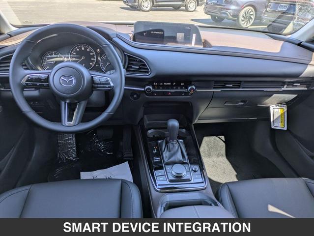Photo of 2025 SNOWFLAKE WHITE PEARL Mazda CX-30