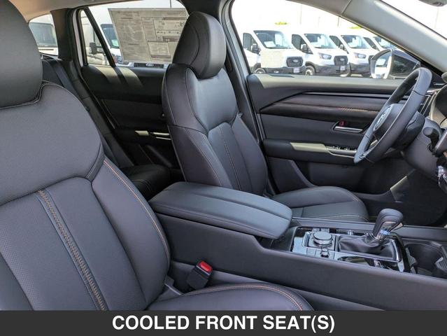 Photo of 2025 wind chill pearl Mazda CX-50