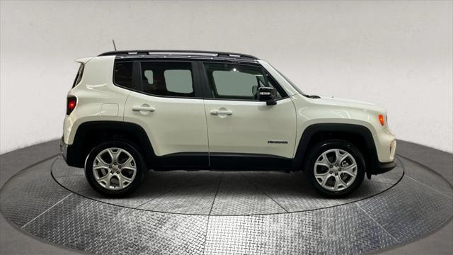Photo of 2022 Alpine White Clearcoat Jeep Renegade