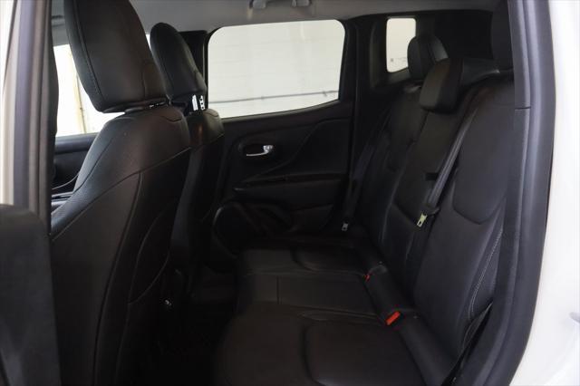 Photo of 2022 Alpine White Clearcoat Jeep Renegade