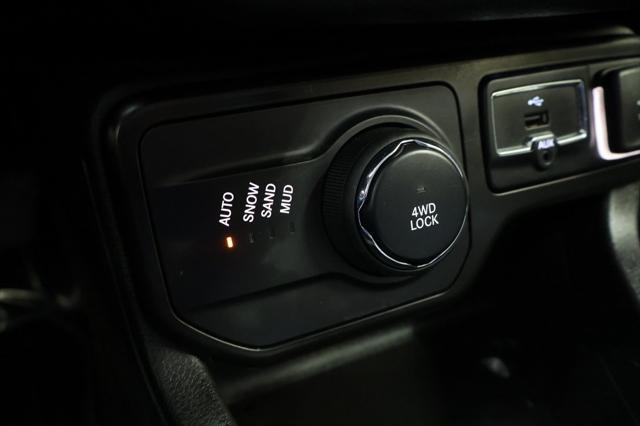 Photo of 2022 Alpine White Clearcoat Jeep Renegade
