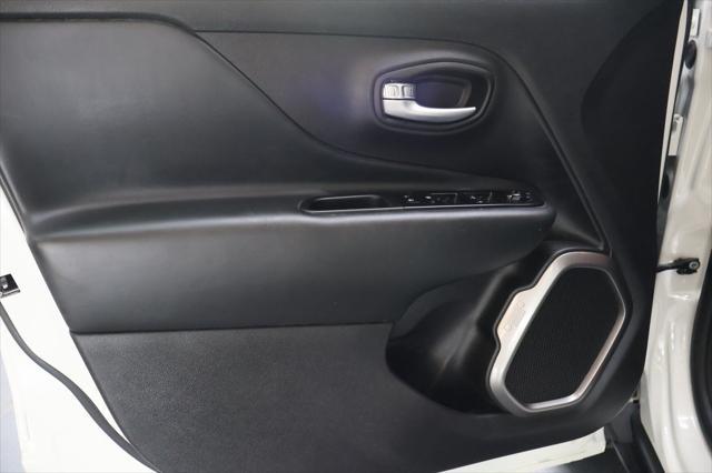 Photo of 2022 Alpine White Clearcoat Jeep Renegade