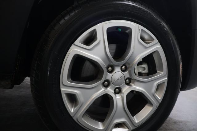 Photo of 2022 Alpine White Clearcoat Jeep Renegade