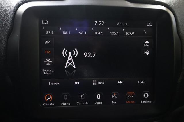 Photo of 2022 Alpine White Clearcoat Jeep Renegade