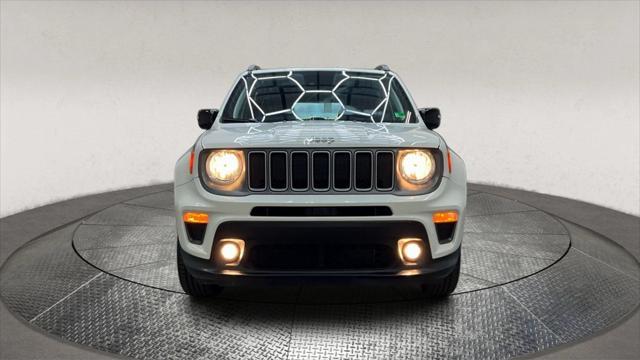 Photo of 2022 Alpine White Clearcoat Jeep Renegade
