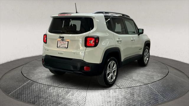 Photo of 2022 Alpine White Clearcoat Jeep Renegade