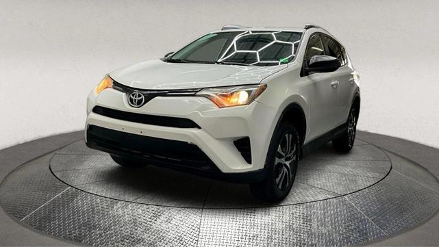 Photo of 2016 Super White Toyota RAV4