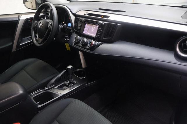 Photo of 2016 Super White Toyota RAV4