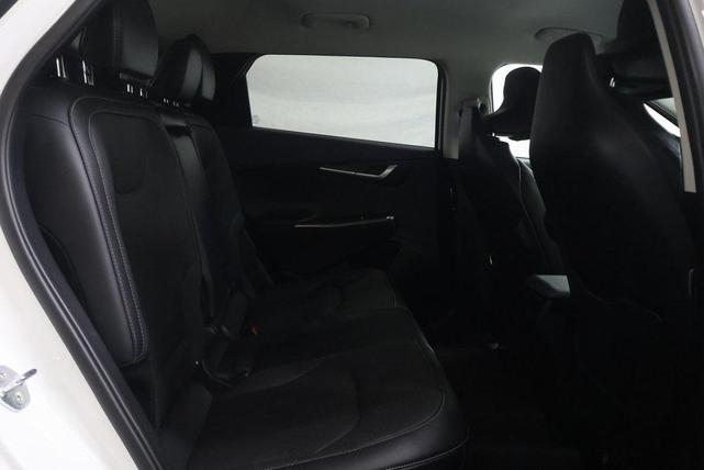 Photo of 2024 Snow White Pearl Kia EV6