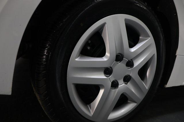 Photo of 2021 White Toyota Corolla