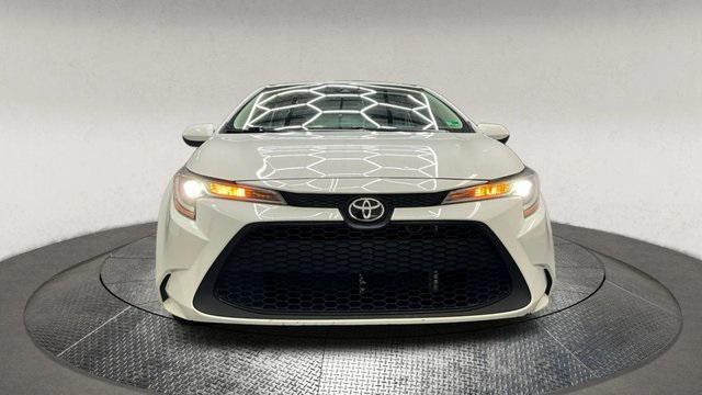 Photo of 2021 White Toyota Corolla