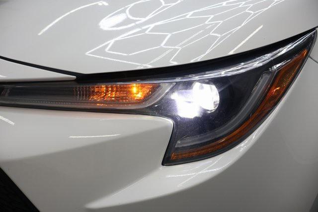 Photo of 2021 White Toyota Corolla