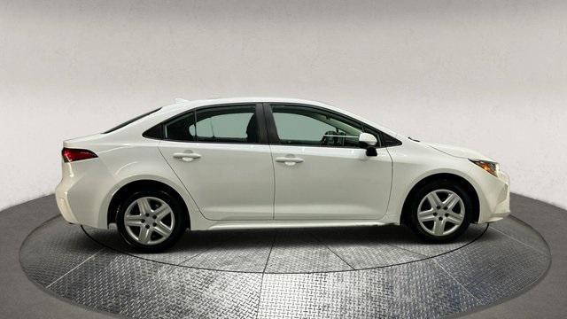 Photo of 2021 White Toyota Corolla
