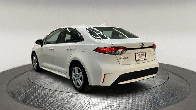 Photo of 2021 White Toyota Corolla