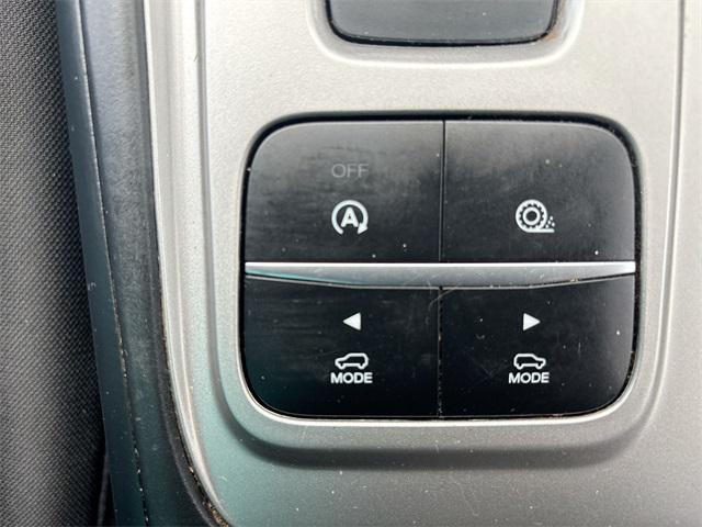 Photo of 2020 MAGNETIC METALLIC Ford Explorer