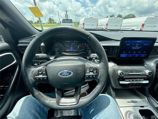 Photo of 2020 MAGNETIC METALLIC Ford Explorer