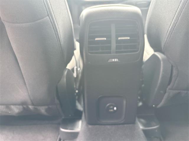Photo of 2021 OXFORD WHITE Ford Escape