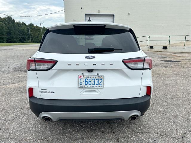 Photo of 2021 OXFORD WHITE Ford Escape