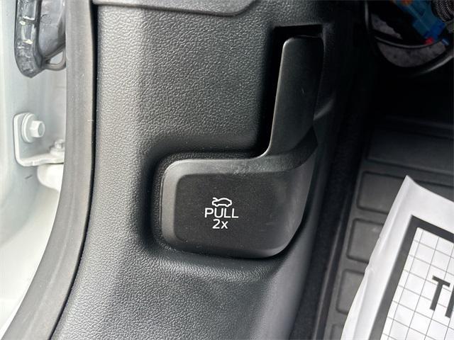 Photo of 2021 OXFORD WHITE Ford Escape