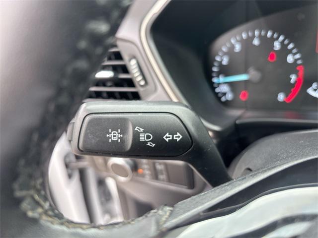 Photo of 2021 OXFORD WHITE Ford Escape