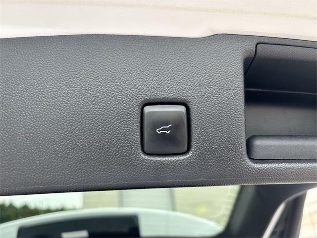Photo of 2021 OXFORD WHITE Ford Escape