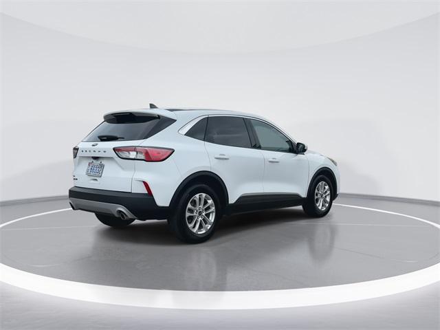 Photo of 2021 OXFORD WHITE Ford Escape