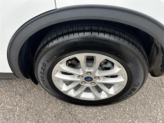 Photo of 2021 OXFORD WHITE Ford Escape