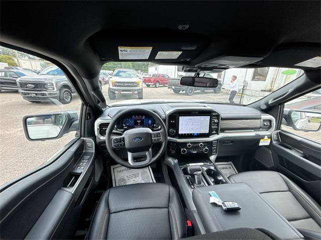 Photo of 2025 STAR WHITE METALLIC TRICOAT Ford F-150
