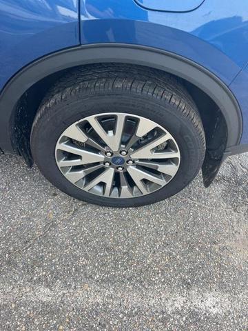 Photo of 2022 ATLAS BLUE METALLIC Ford Escape