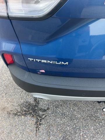 Photo of 2022 ATLAS BLUE METALLIC Ford Escape