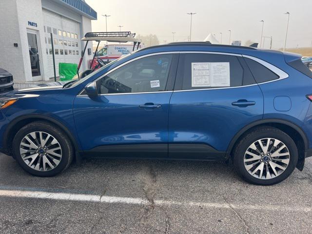 Photo of 2022 ATLAS BLUE METALLIC Ford Escape