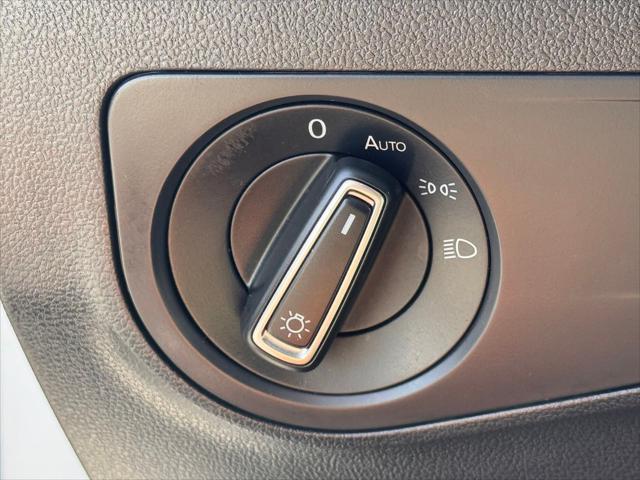 Photo of 2021 Pure White Volkswagen Tiguan