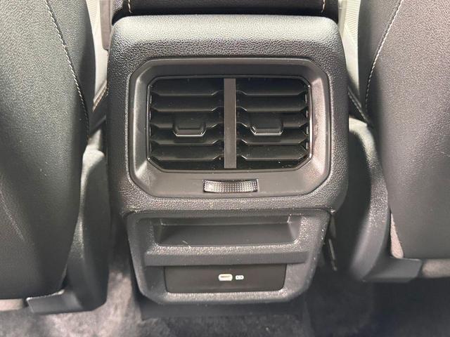 Photo of 2022 Deep Black Volkswagen Taos