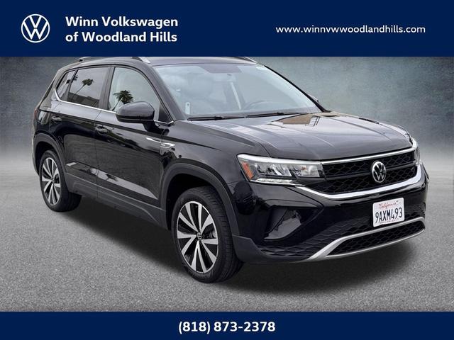 Photo of 2022 Deep Black Volkswagen Taos