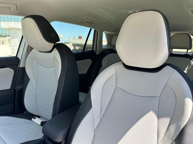Photo of 2025 Pure White Volkswagen Tiguan