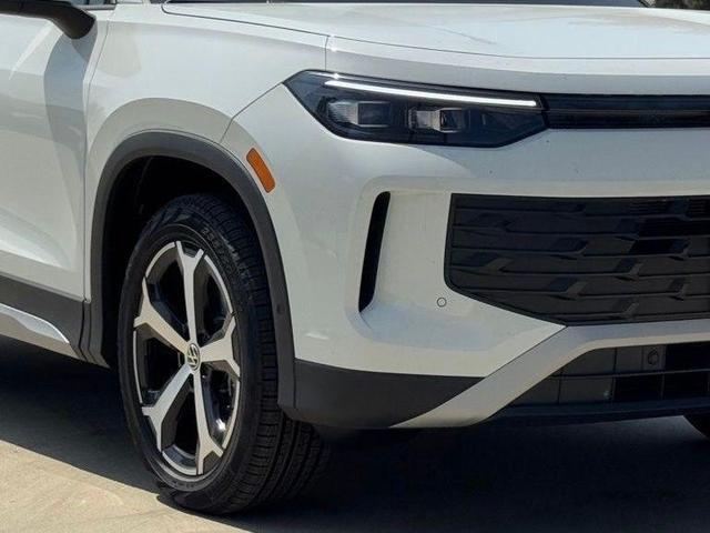 Photo of 2025 Pure White Volkswagen Tiguan
