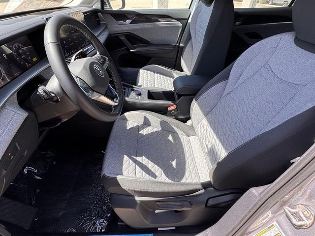 Photo of 2025 Pyrite Silver Metallic Volkswagen Tiguan