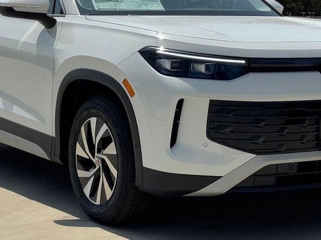 Photo of 2025 Pure White Volkswagen Tiguan