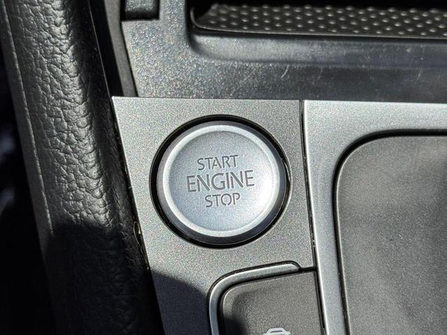 Photo of 2016 Blue Volkswagen e-Golf