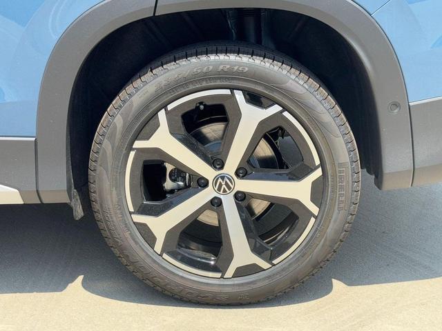 Photo of 2025 Monterey Blue Pearl Volkswagen Tiguan