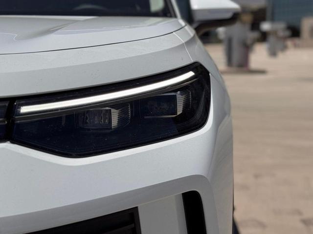 Photo of 2025 Pure White Volkswagen Tiguan