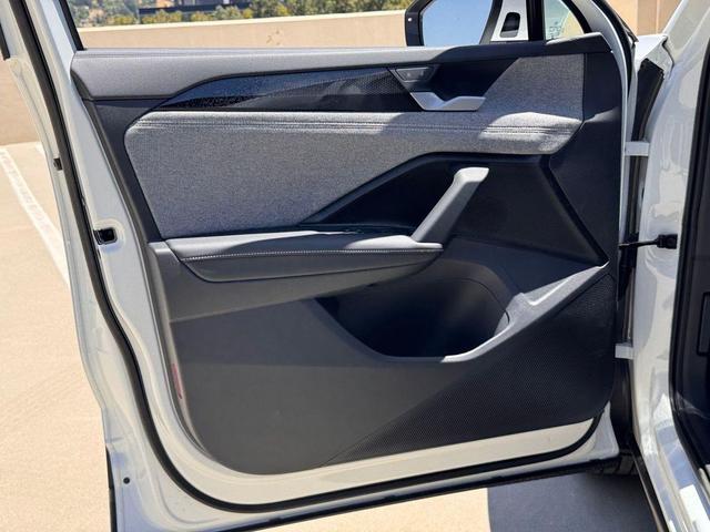 Photo of 2025 Pure White Volkswagen Tiguan