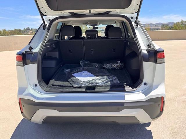 Photo of 2025 Pure White Volkswagen Tiguan