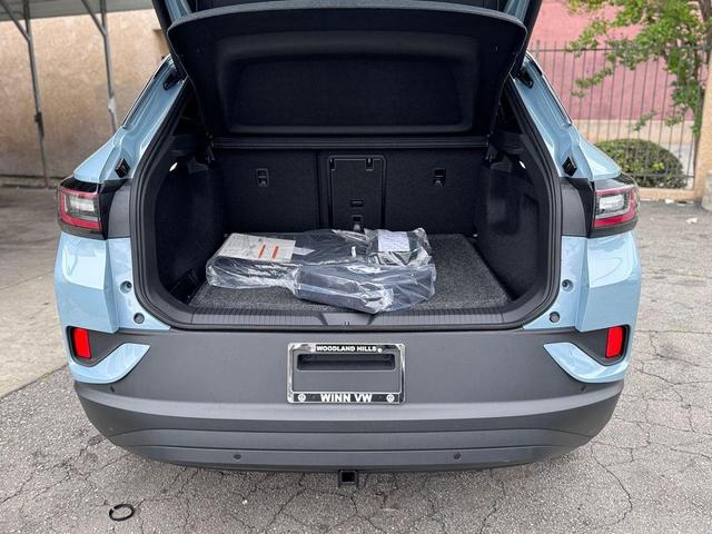 Photo of 2025 Arctic Blue Volkswagen ID.4