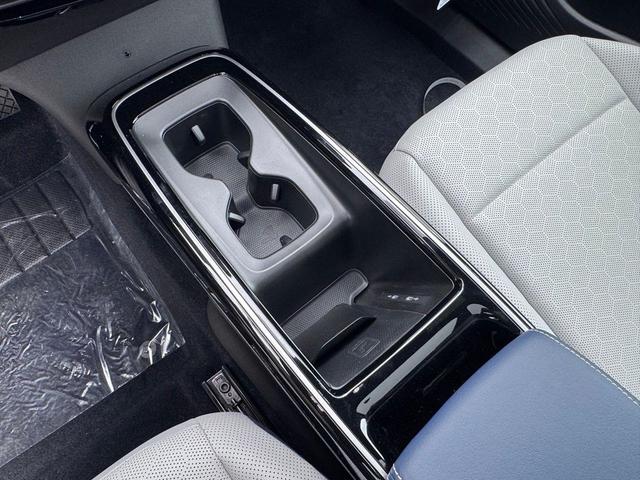 Photo of 2025 Arctic Blue Volkswagen ID.4