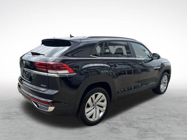 Photo of 2022 Deep Black Volkswagen Atlas Cross Sport