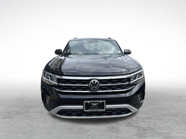 Photo of 2022 Deep Black Volkswagen Atlas Cross Sport