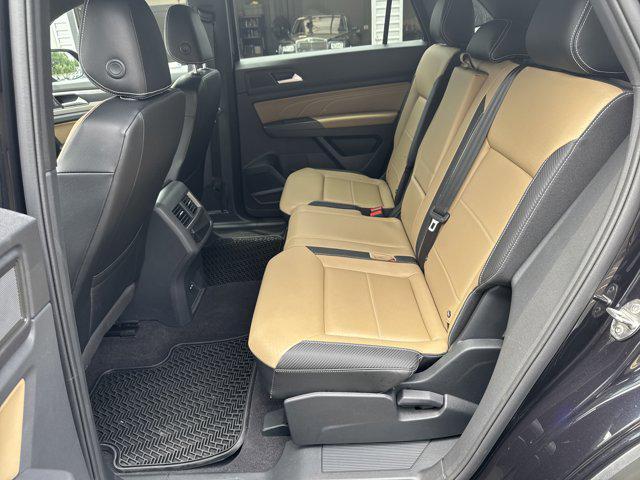 Photo of 2022 Deep Black Volkswagen Atlas Cross Sport