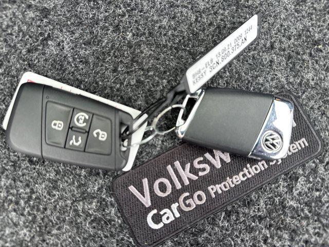 Photo of 2022 Deep Black Volkswagen Atlas Cross Sport