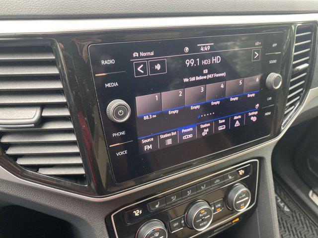 Photo of 2022 Deep Black Volkswagen Atlas Cross Sport